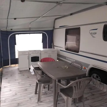 Caravane 6 Places Kemping *